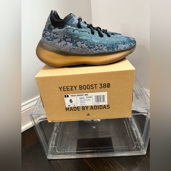 Yeezy boost 380 Covellite size 6 - Picture 4 of 9